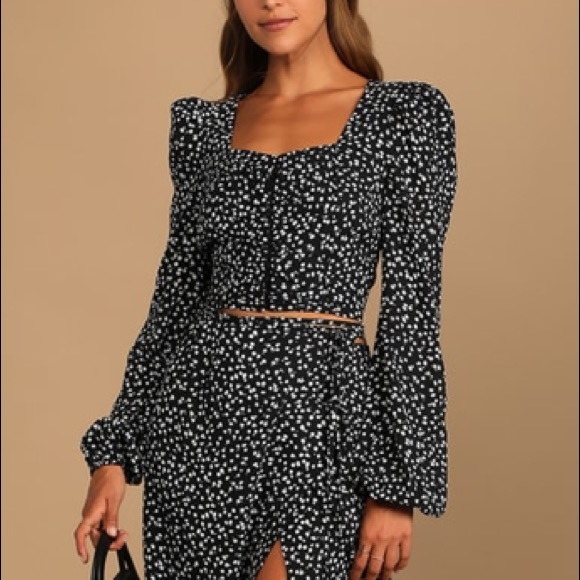 NWT Lulu’s Black & White Floral Printed Adjustable Corset Top with Puff Sleeves - Picture 3 of 10